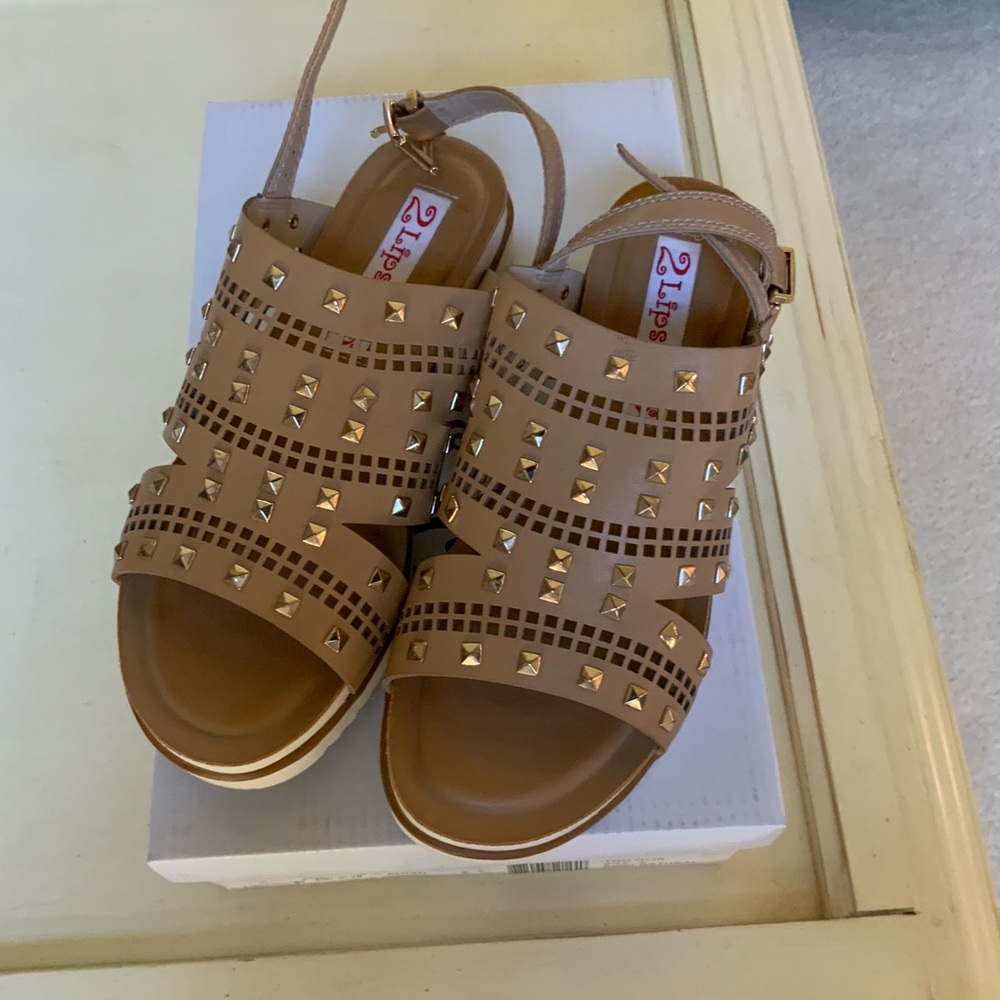 2 LIPS TOO BRAND TOO GLIB STUDDED BEIGE SANDALS